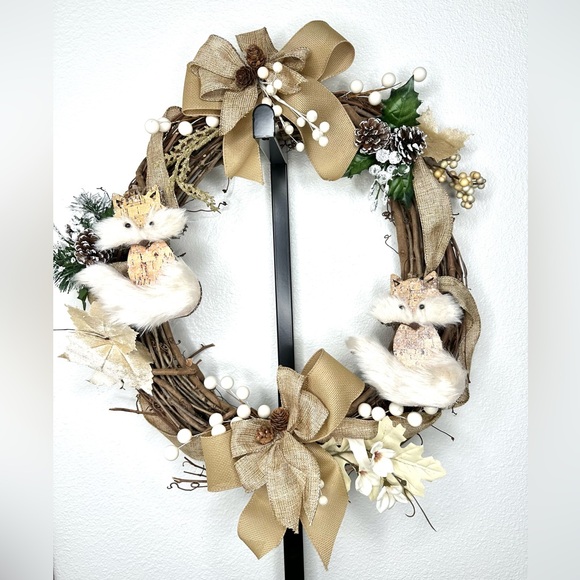 18” Ashland natural grapevine wreath, handmade white fox Christmas wreath - Picture 1 of 7